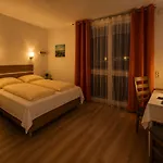 酒店 I-motel Nahe Frankfurt 3*