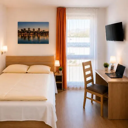 I-motel Nahe Frankfurt 3*